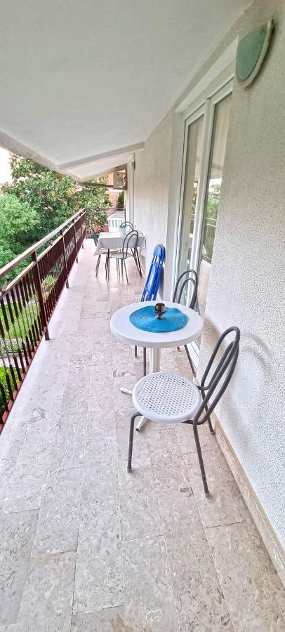 Apartment Folic Sutomore Zewnętrze zdjęcie