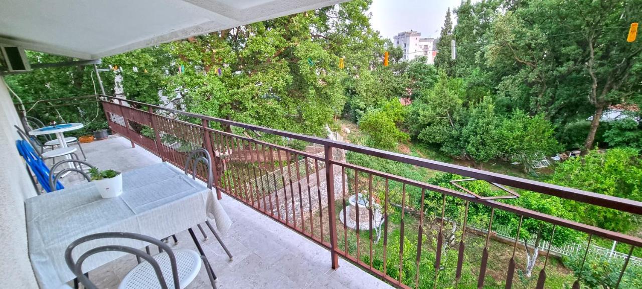 Apartment Folic Sutomore Zewnętrze zdjęcie