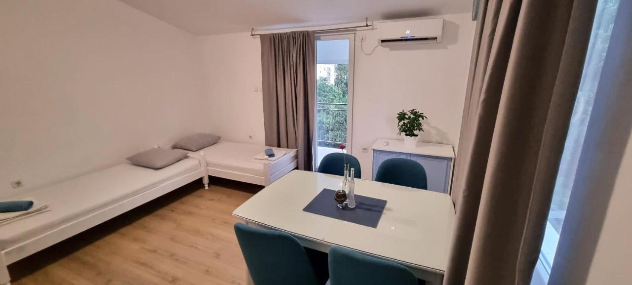 Apartment Folic Sutomore Zewnętrze zdjęcie