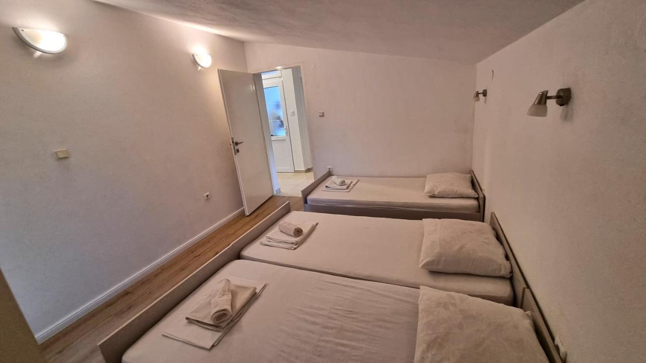 Apartment Folic Sutomore Zewnętrze zdjęcie