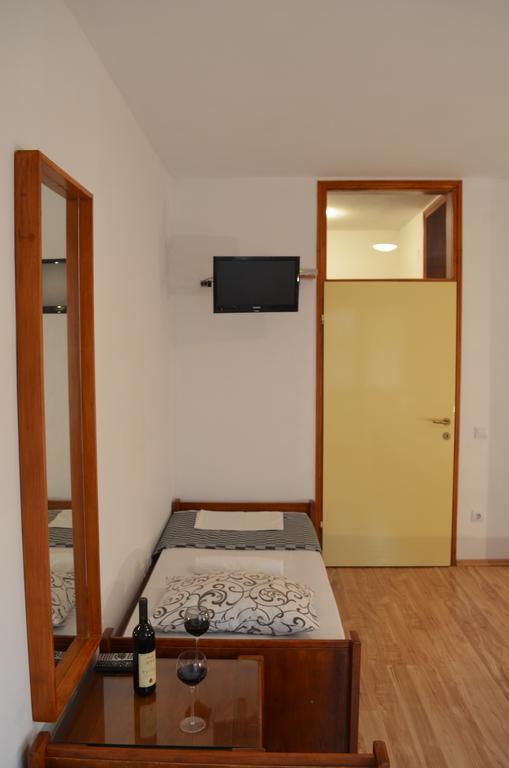 Apartment Folic Sutomore Zewnętrze zdjęcie